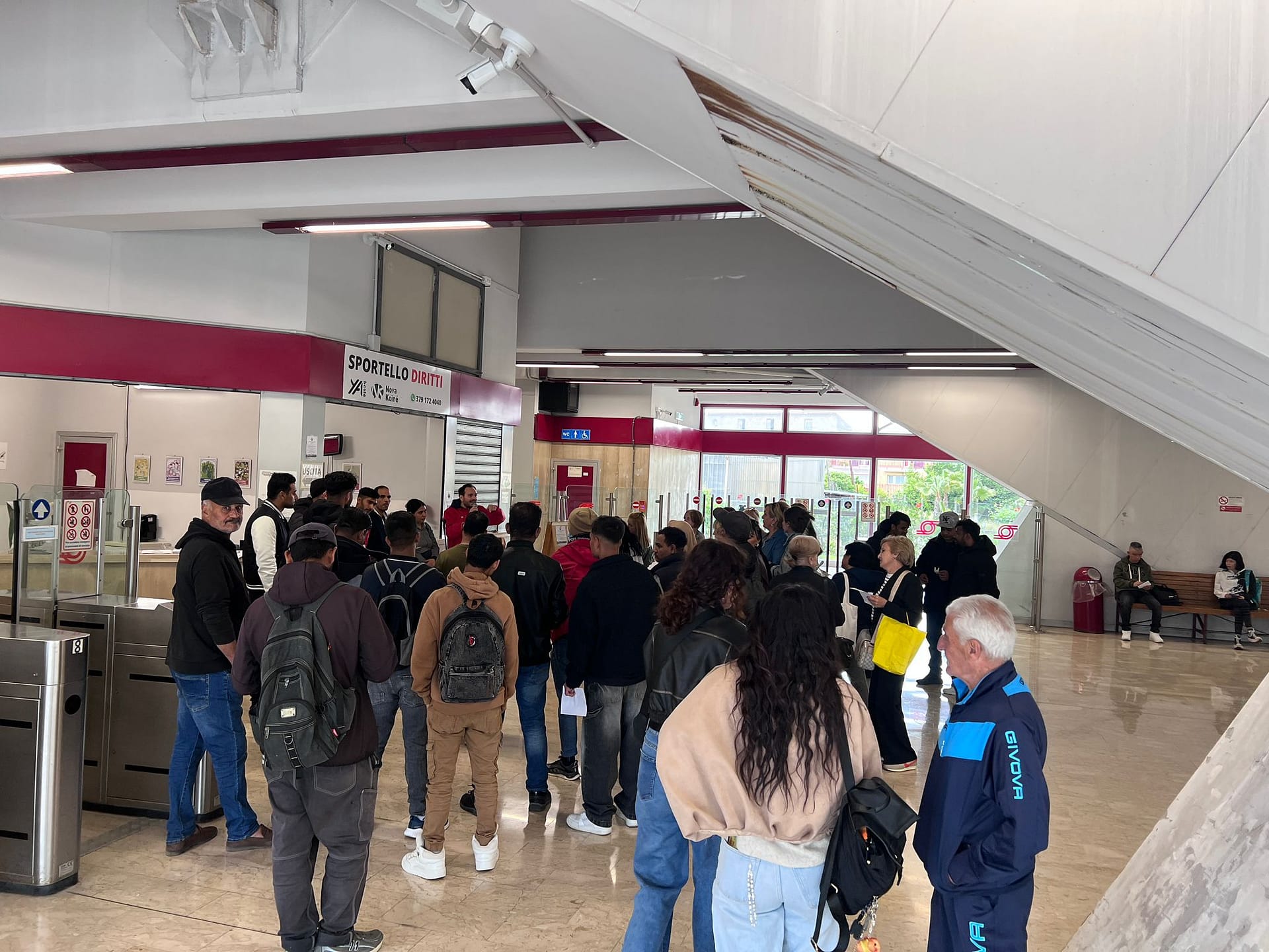 La piattaforma per il presidio del 1 Maggio – Napoli Piazza Municipio